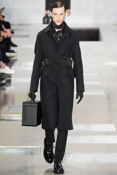 Look 1